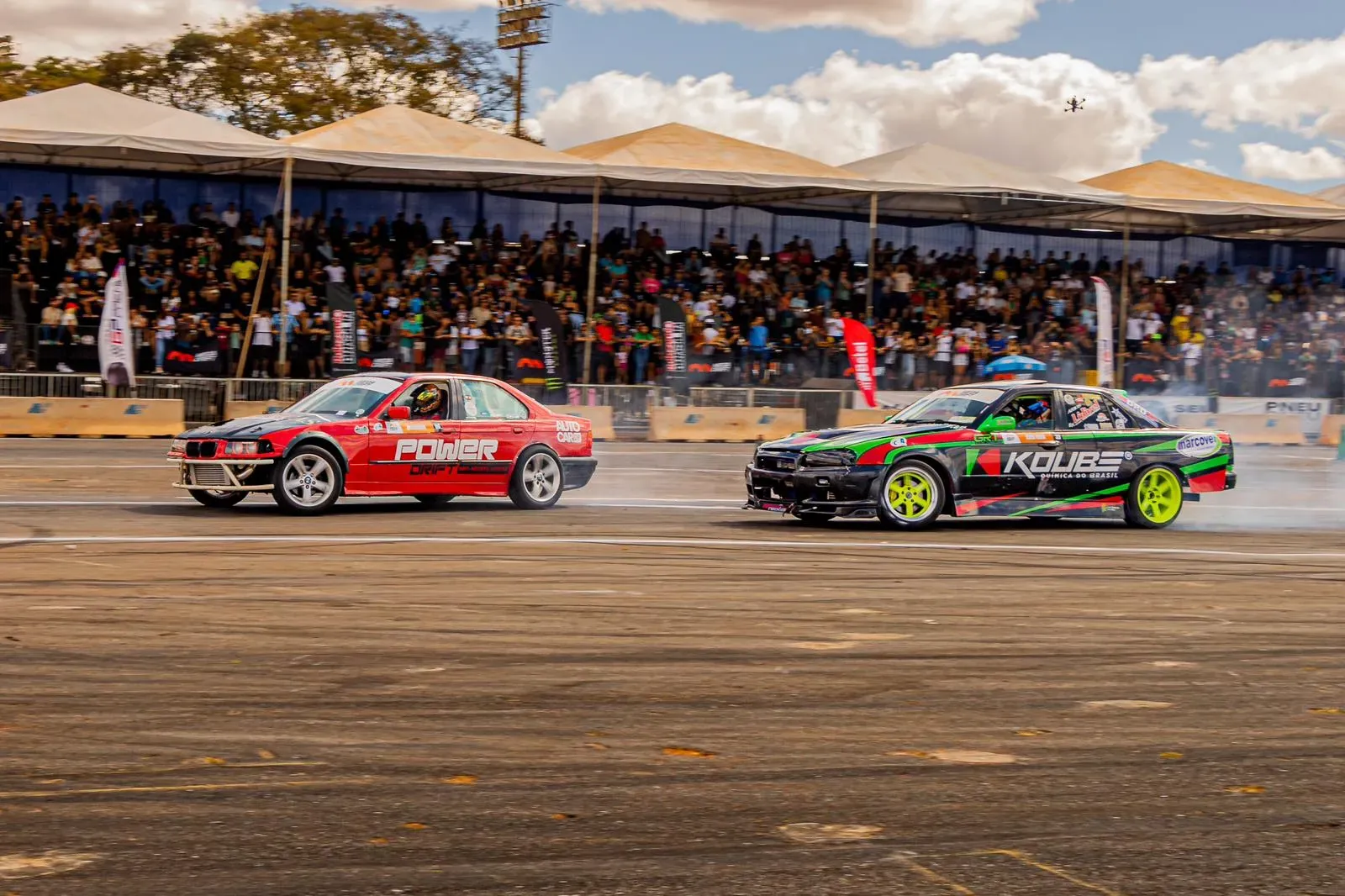 Carros da Powerdrift em prova de drift